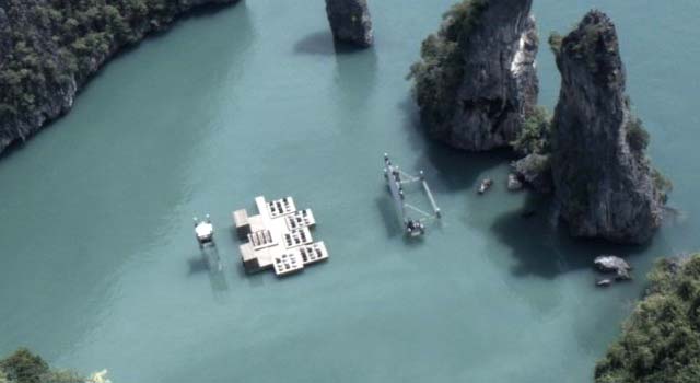 A Floating Movie Theater In Thailand 02